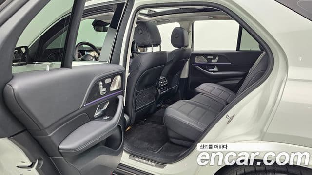 Mercedes-Benz GLE-Class 2025 — Photo 30/32