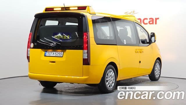 Hyundai Staria 2022 — Şəkil 2/20
