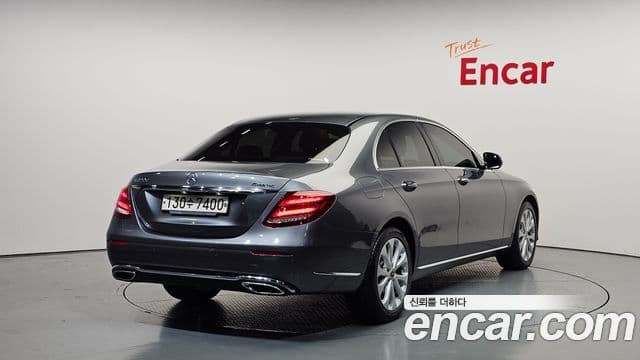 Mercedes-Benz E-Class 2019 — Фото 2/20