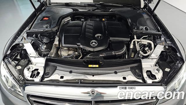 Mercedes-Benz E-Class 2019 — Фото 6/20