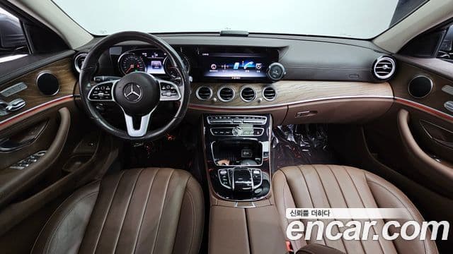 Mercedes-Benz E-Class 2019 — Фото 7/20