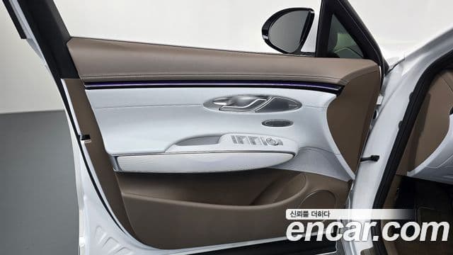 Genesis GV70 2024 — Photo 22/33