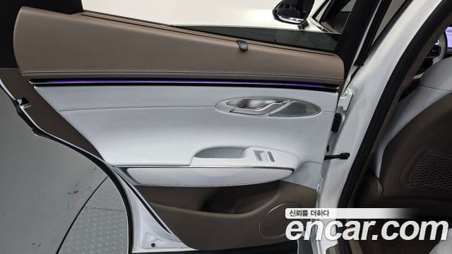 Genesis GV70 2024 — Photo 25/33