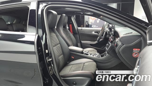 Mercedes-Benz GLA-Class 2018 — Фото 11/20