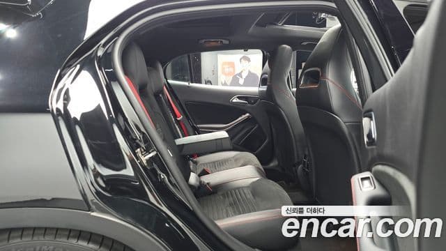 Mercedes-Benz GLA-Class 2018 — Фото 12/20