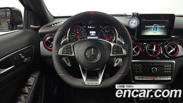 Mercedes-Benz GLA-Class 2018 — Фото 13/20