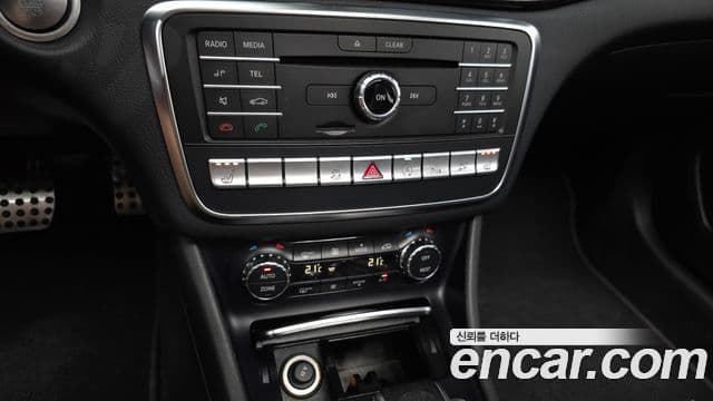 Mercedes-Benz GLA-Class 2018 — Фото 16/20