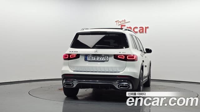 Mercedes-Benz GLB-Class 2021 — ფოტო 3/20