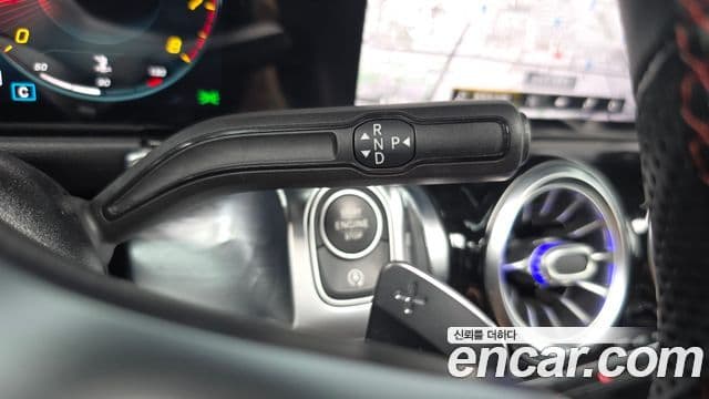 Mercedes-Benz GLB-Class 2021 — ფოტო 8/20