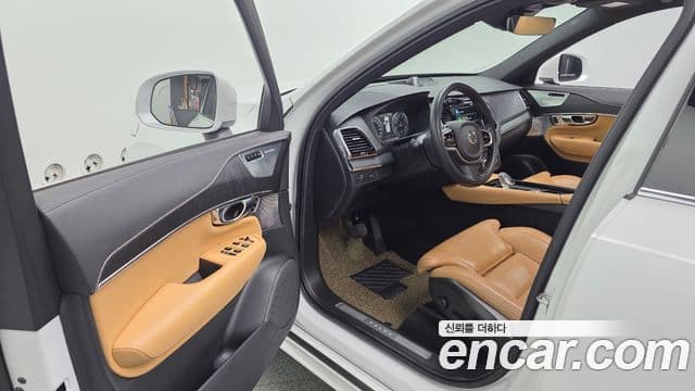 Volvo XC90 2021 — Şəkil 10/20