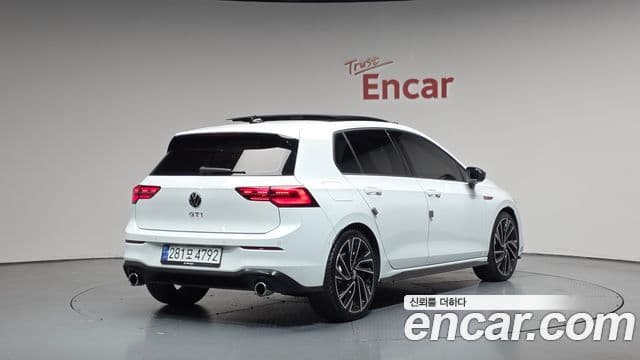 Volkswagen Golf 2024 — Şəkil 2/20