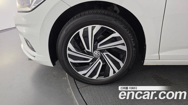 Volkswagen Jetta 2021 — Şəkil 5/20