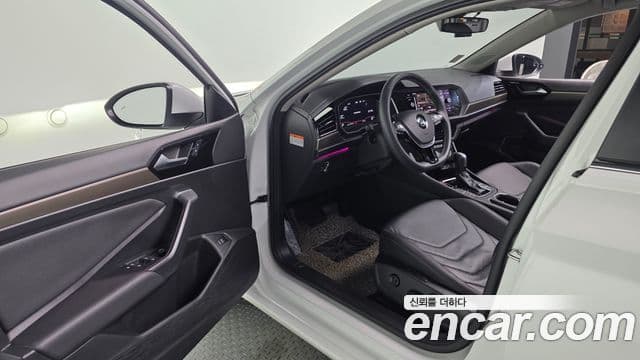 Volkswagen Jetta 2021 — Şəkil 10/20
