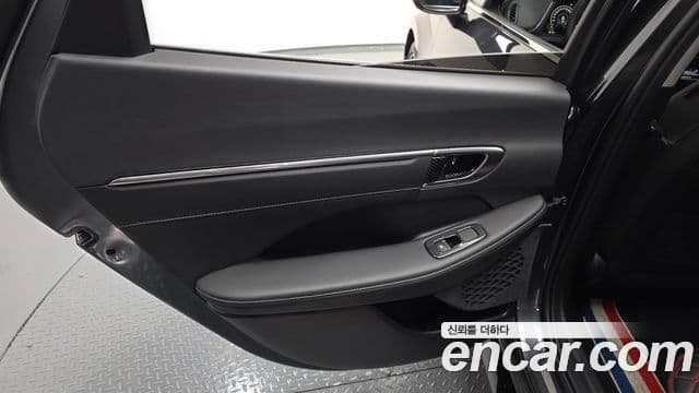 Hyundai Sonata Hybrid 2022 — Photo 2/29