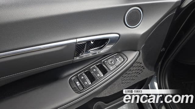 Hyundai Sonata Hybrid 2022 — Photo 9/29