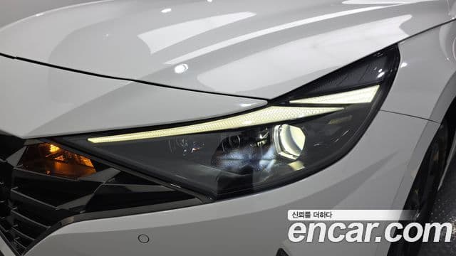 Hyundai The New Avante Hybrid 2023 — Photo 22/31