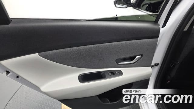 Hyundai The New Avante Hybrid 2023 — Photo 28/31