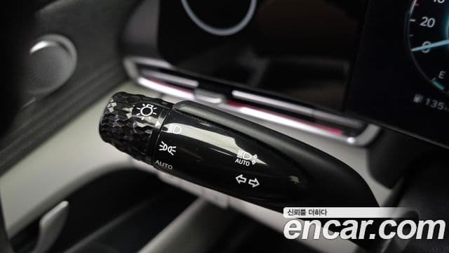 Hyundai The New Avante Hybrid 2023 — Photo 2/31