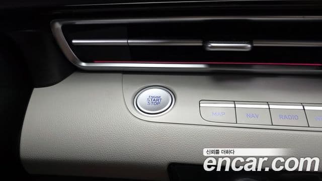 Hyundai The New Avante Hybrid 2023 — Photo 13/31