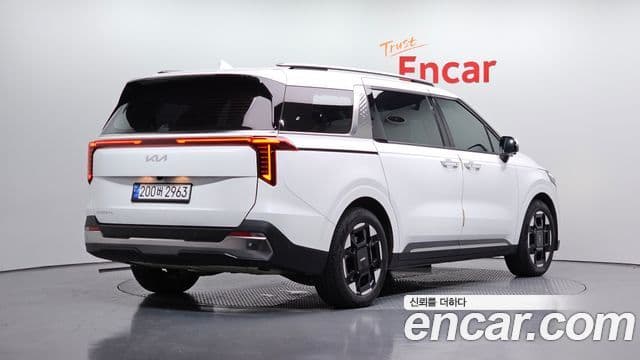 Kia Carnival 2024 — Фото 1/20