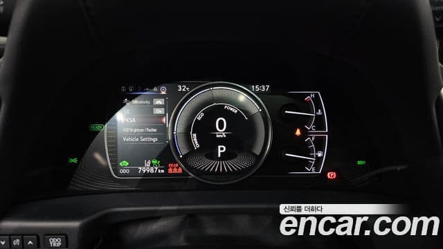 Lexus ES300h 2019 — ფოტო 8/20