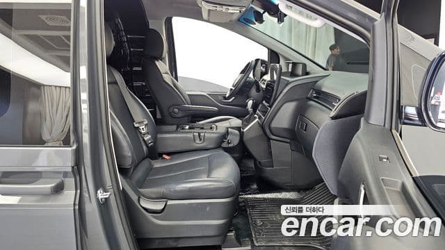 Hyundai Staria 2024 — ფოტო 11/20