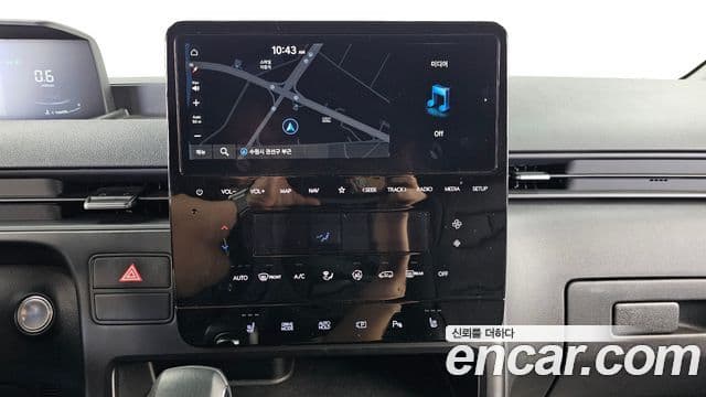 Hyundai Staria 2024 — ფოტო 16/20