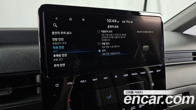 Hyundai Staria 2024 — ფოტო 18/20