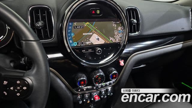 Mini Cooper Countryman 2022 — Фото 12/20
