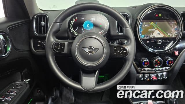 Mini Cooper Countryman 2022 — Фото 13/20