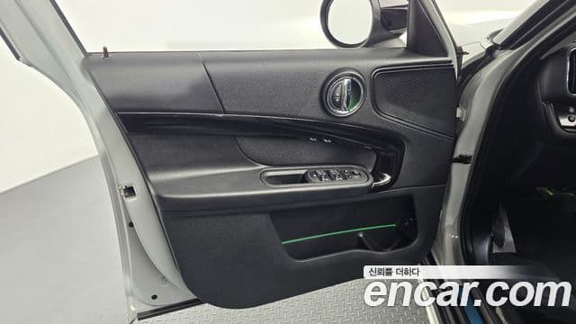 Mini Cooper Countryman 2022 — Photo 15/32