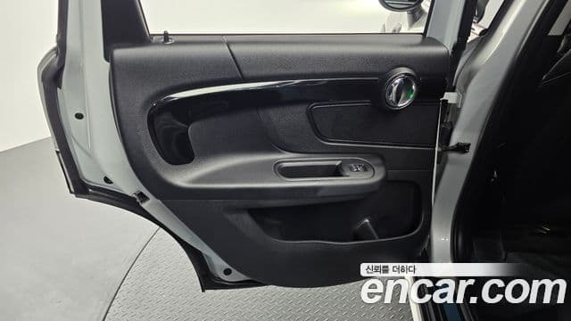 Mini Cooper Countryman 2022 — Photo 7/32