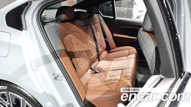 BMW 5 Series 2025 — Şəkil 11/20