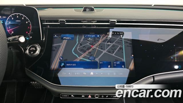 Mercedes-Benz E-Class 2025 — Фото 12/20