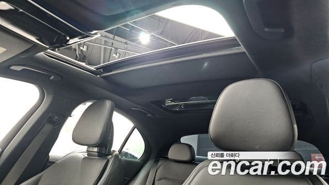 Mercedes-Benz E-Class 2025 — Фото 15/20