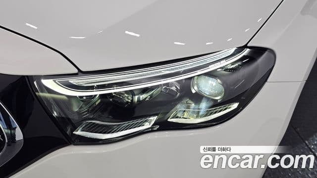 Mercedes-Benz E-Class 2025 — Photo 23/33