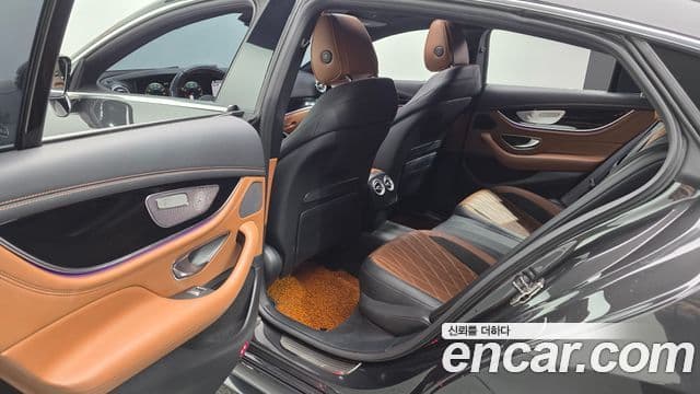 Mercedes-Benz AMG GT 2021 — ფოტო 12/20