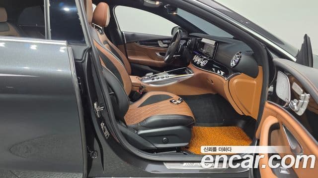Mercedes-Benz AMG GT 2021 — Photo 15/33