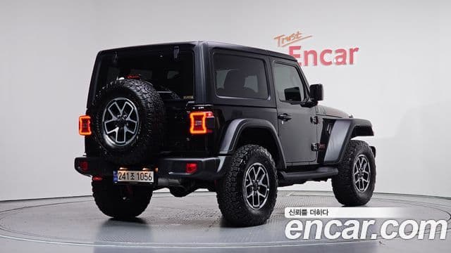 Jeep Wrangler 2024 — Фото 2/20