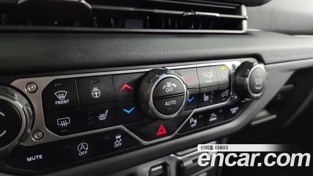 Jeep Wrangler 2024 — Фото 19/20