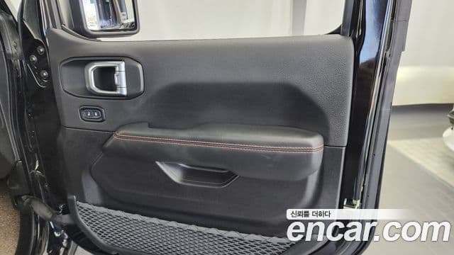 Jeep Wrangler 2024 — Şəkil 8/29