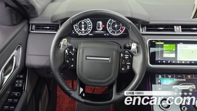 Land Rover Range Rover Velar 2019 — ფოტო 13/20
