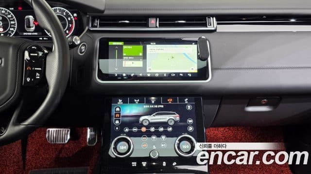 Land Rover Range Rover Velar 2019 — ფოტო 14/20