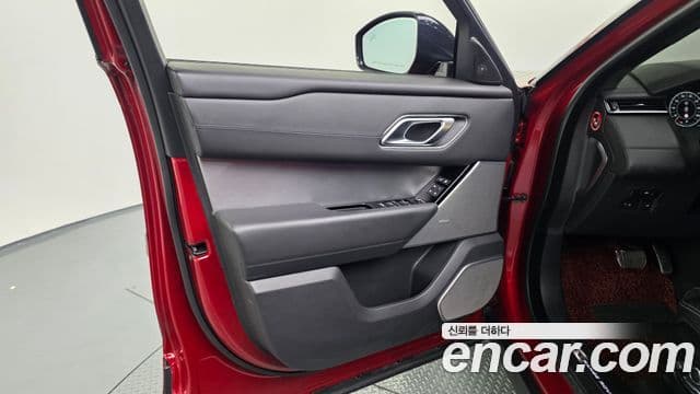 Land Rover Range Rover Velar 2019 — Şəkil 36/39