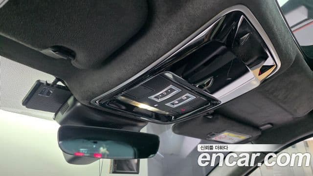 Land Rover Range Rover Velar 2019 — Şəkil 11/39