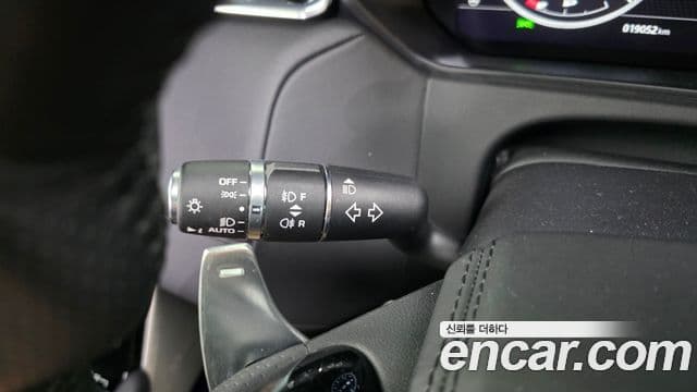 Land Rover Range Rover Velar 2019 — Şəkil 37/39
