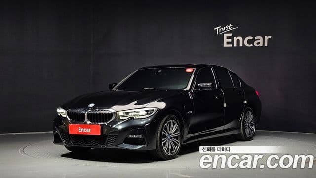 BMW 3 Series 2022 — Фото 1/20