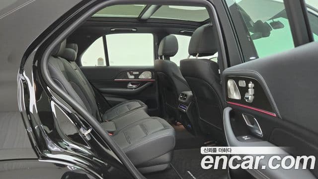 Mercedes-Benz GLE-Class 2025 — Şəkil 9/17