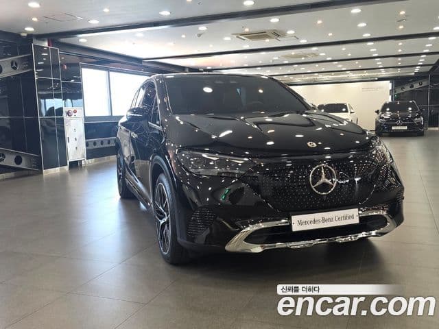 Mercedes-Benz EQE SUV 2025 — Photo 10/20