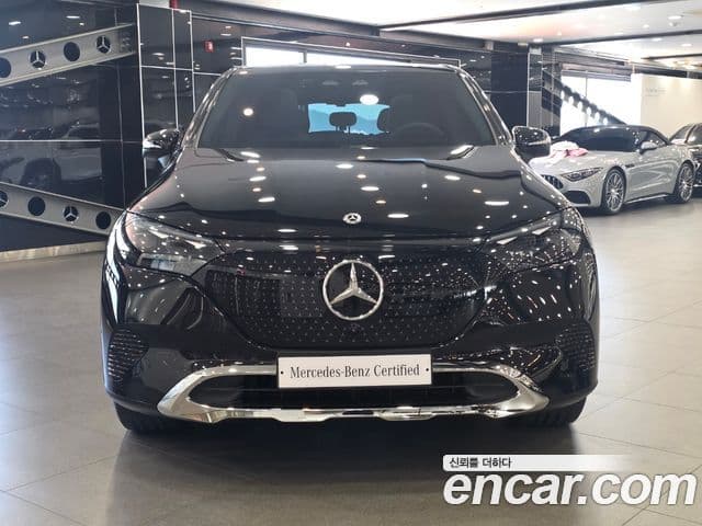 Mercedes-Benz EQE SUV 2025 — Photo 13/20